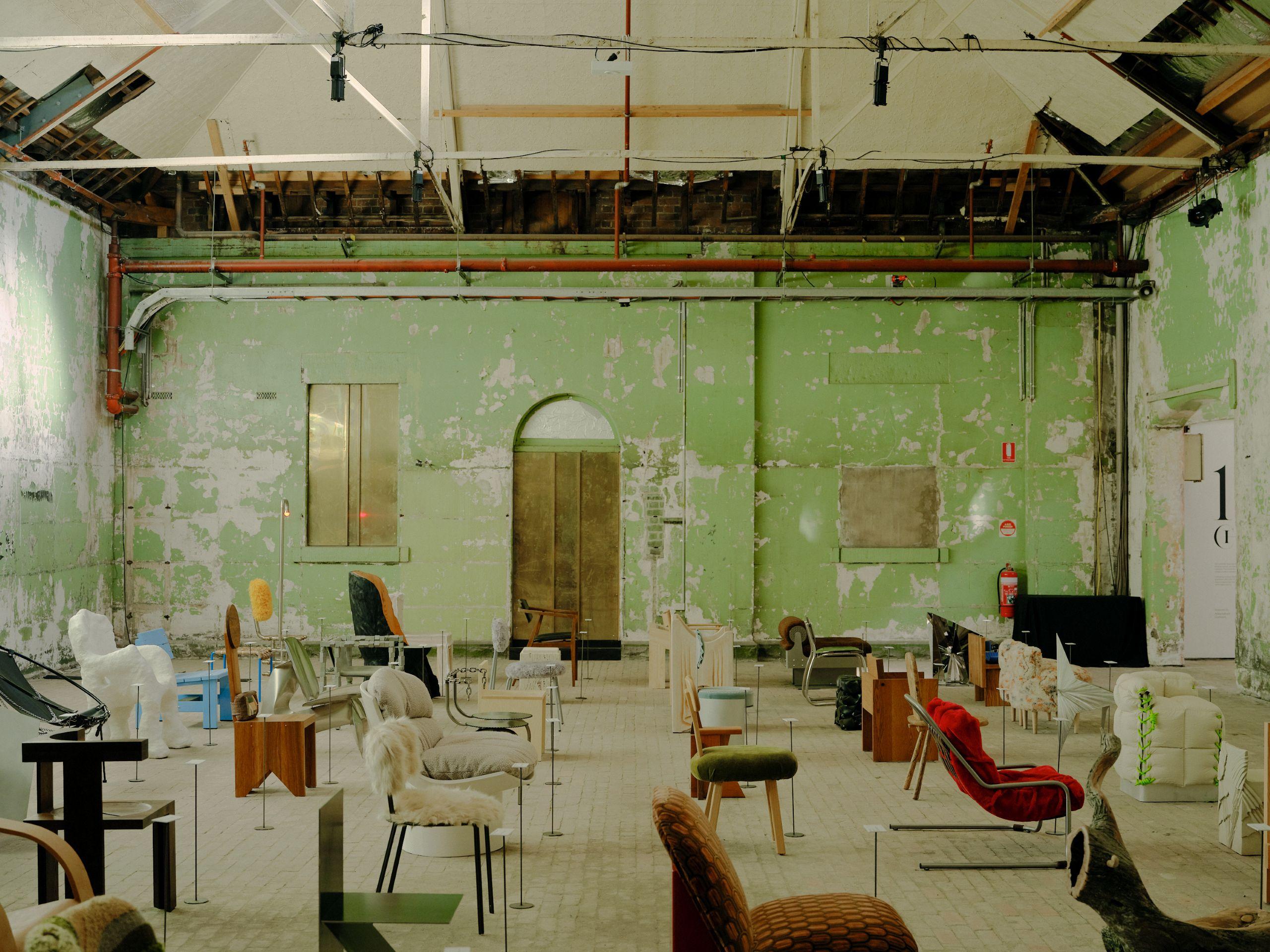 100 Chairs - Photo Tom Ross